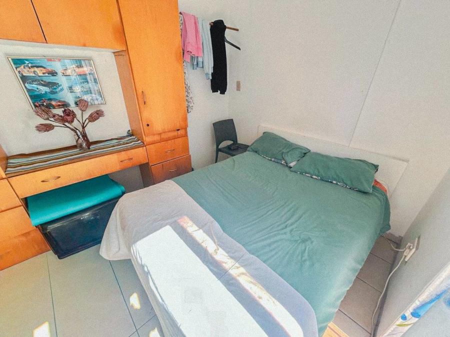 5 Bedroom Property for Sale in Zeekoevlei Western Cape